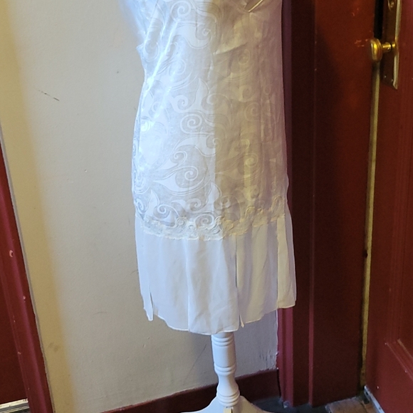 NATORI- Bloomingdales Chemise Size Large - Picture 2 of 13